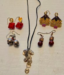 A Fantastic Lot Of Assorted Boho Style Beaded Jewelry - 4 Pairs Of Earrings And One Necklace