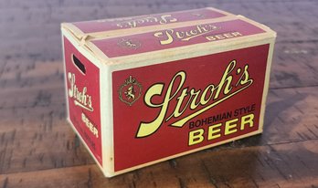 Vintage Stroh's Beer Miniature Beer Case W/ Playing Cards ~ 1 Unused.