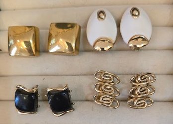 4 Sets Of Vintage Cufflinks In Gold Finish With Enamel And Black Onyx