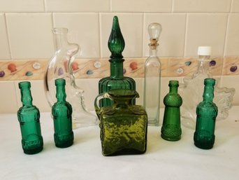 Great Unique Selection Of Green & Clear Vintage Decorative Bottles (lot E)