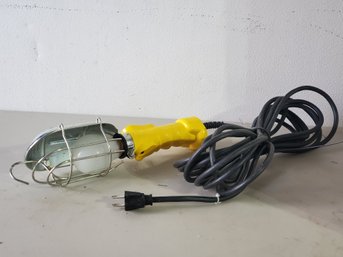 Bayco Garage Shop Work Drop Light Corded Model FL-425