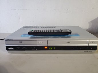 SONY DVD Player / VHS Video Cassette Recorder With Remote - Model SLV-D360P