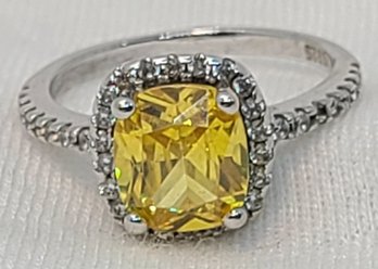 Lovely Sterling Silver Size 5 Ring With Stunning Yellow CZ ~ 2.70 Grams