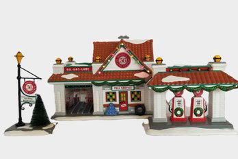 2002 Department 56 Rocky's 56 Filling Station Snow Village House Lighted With Box - Retired