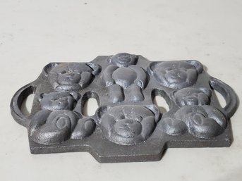 Vintage Cast Iron Stitched Teddy Bear Baking Pan