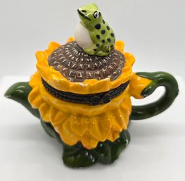 Vintage Frog Teapot Trinket Box