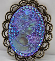 Pretty Iridescent Cameo Pin In Goldtone