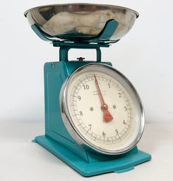 A Retro Kitchen Scale