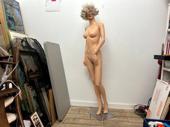 Life -size Woman Mannequin