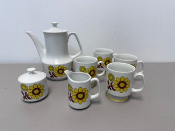 Retro Japanese Daisy Floral Tea Set