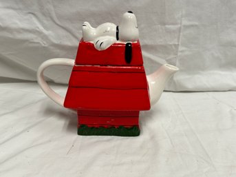 A Peanut's Snoopy Tea Pot