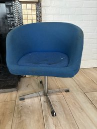 Refurb Alert! Carson's Swivel Chair (Up To $1500 Value After Reupholstering)