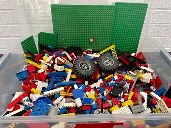 30 Quart Bin Of Legos, Mostly Full