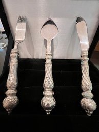 Bombay Silverplate Serving Cheese Spreaders In Black Velvet Case