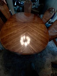 Stanley Wood Table, W/6 Chairs, 2 Leaves, W/ Tablepads