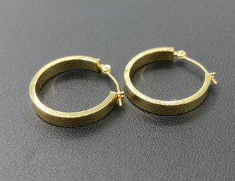 Elegant 14k Yellow Gold Hoop Earrings