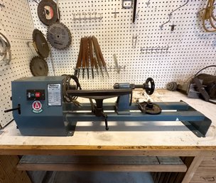 Reliant 10” Mini Lathe Model DD70 With 10 Lathe Turning Chisels