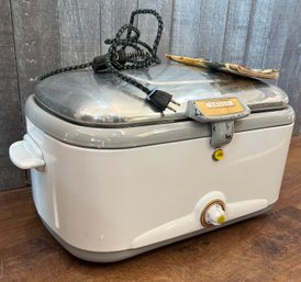 Vintage 1950s Enamel Nescomatic Cooker