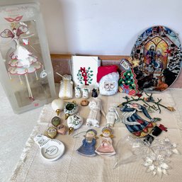 Christmas Lot With Masquerade Ornament In Box