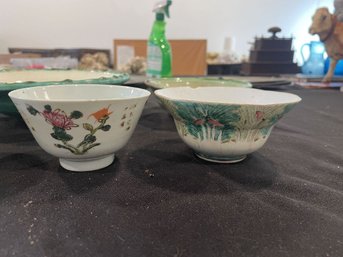 THREE CHINESE RICE BOWLS AND TWO CHINESE STONEWARE BOWLS