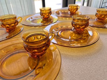 Mid Century Indiana Glass Amber King's Crown Thumbprint 4 Snack Plates With 4 Cups