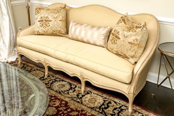 Chic Scalloped Back Henredon Settee