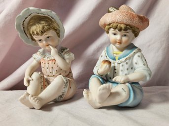 2 Vintage Bisque Piano Baby Boy And Girl Figurines Design Registered 6682