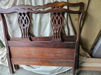 2 Antique Mahogany Twin Beds With Foot Boards And Side Rails