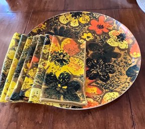 Very Cool Retro Floral Fiberglass? Platter With 7 Matching Napkins