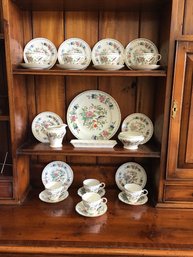Beautiful! Service For 8 - Aynsley Pembroke China Teacups, Saucers And Dessert Plates, Plus