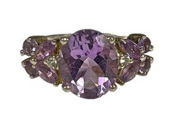 Sterling Silver Ladies Ring Having Amethyst Stones Size 7