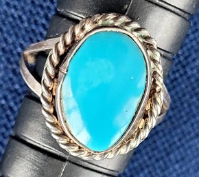 Beautiful Southwestern Turquoise Rope Edge Sterling Silver Ring