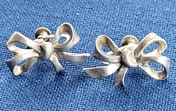 Pretty Sterling Silver Vintage Ribbon Bow Screw Back Earrings