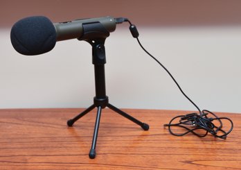 Samson BC04 Podcast Microphone With Tri-Pod Stand