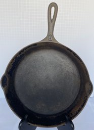Unmarked 8' Cast Iron Skillet W/ Heat Ring & Raised '8' On Top Of Handle Double Spout-READ DESCRIPTION