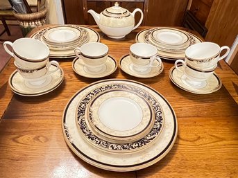 Wedgwood Cornucopia Pattern Luncheon Service For 6, Complete