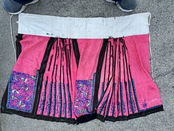 AN EMBROIDERED CHINESE SILK SKIRT/SHAWL