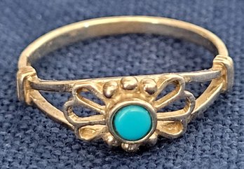 Charming Sterling Silver Turquoise Center Flower Ring