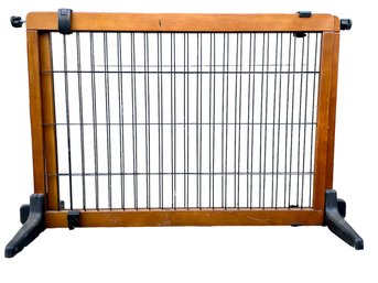 Like New Top Paw Adjustable Wood Gate, See Photos For Manufacturers Specs