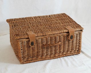 Vintage Wicker Picnic Basket