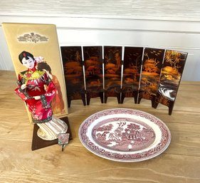 Asian Decor Geisha Doll Alfred Meakin Red & White Willow Ware Plate And Petite Folding Screen