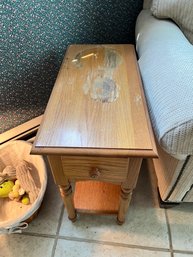 Oak End Table With 1 Drawer