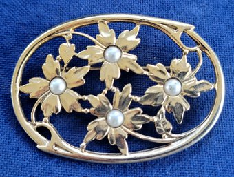 Vintage  Large Gold Tone Oval Clematis Vine Flower Brooch With Faux Pearls