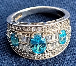 Lovely Vibrant Blue & Nicely Detailed CZ Sterling Silver Band Ring