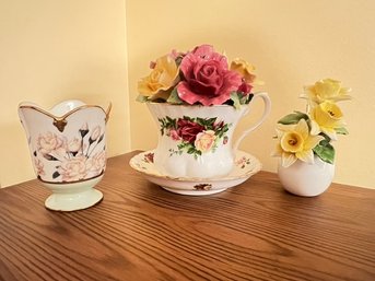 Royal Albert Musical Teacup Of Old Country Roses, Radner Bone China, The Smithsonian Collection Tealight