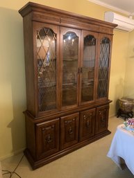 Lighted Hutch / China Cabinet