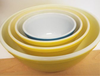 Vintage Various Pyrex Bowls 3 Yellow 402, 403, 404, Blue 401