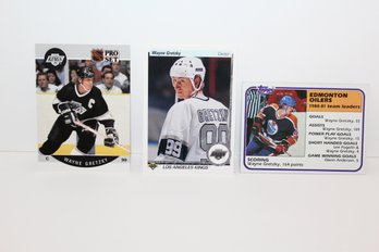 3 Gretzky Cards - Topps 1981 - UD/ Pro- Set 1990