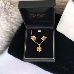 Beautiful Vintage Floral Diamond And Gold Set