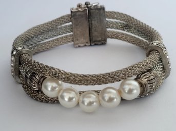 Beautiful Silver Chain Mesh Bracelet With Faux Pearls